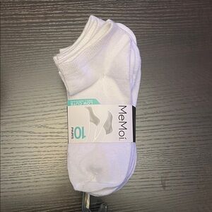 Women’s White Socks low cut 10 PK size 4-10
